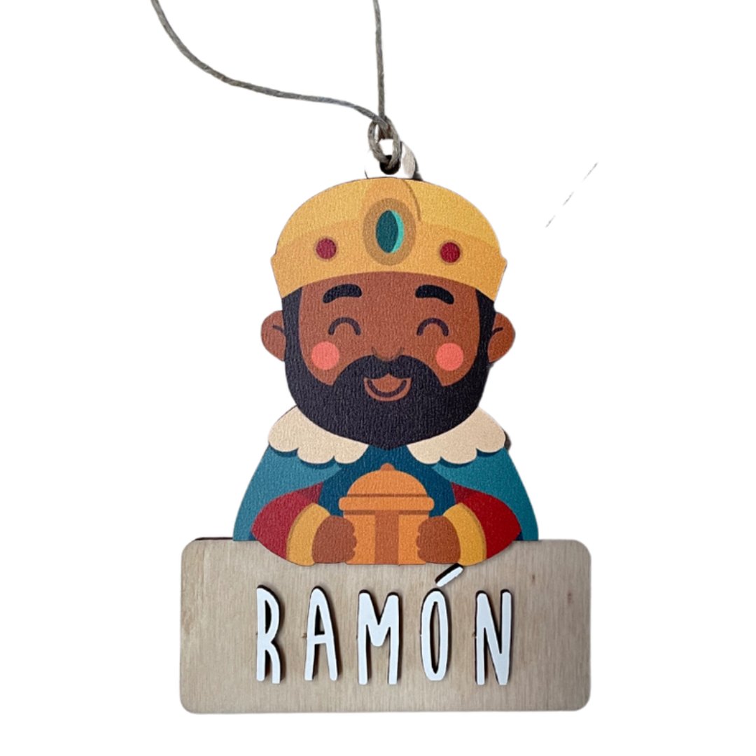 Baltasar: Adorno de madera con forma de Rey Mago Baltasar personalizado con nombre grabado