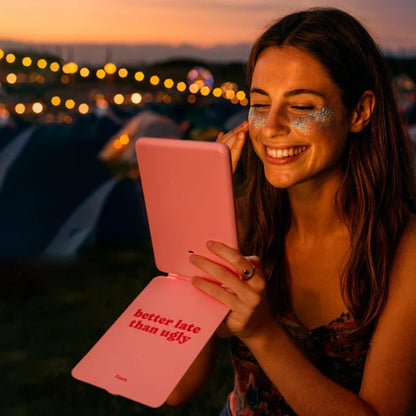 Espejo LED portátil “Better Late Than Ugly”