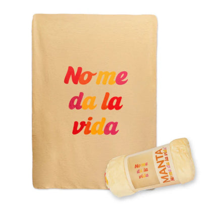 Manta suave con mensaje “No me da la vida” de Fisura