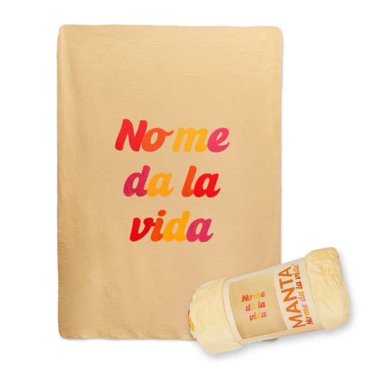 Manta suave con mensaje “No me da la vida” de Fisura